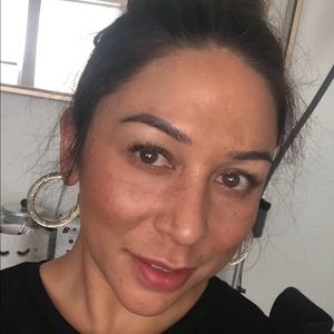 Meet your Posher, Elissa